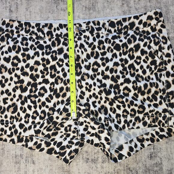 Old Navy Shorts Womens 14 Leopard Animal Print Mid Rise Everyday Short Summer - Picture 4 of 11